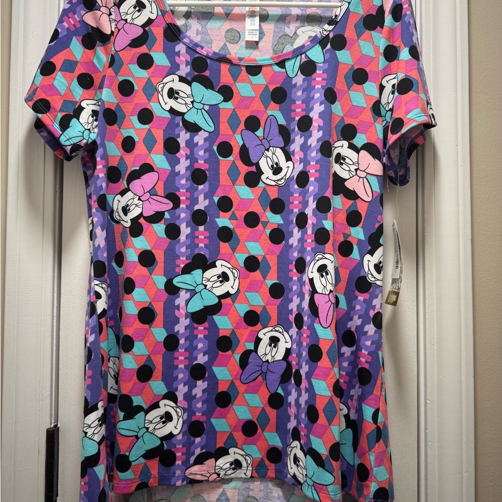 NWT: Small, LULAROE Classic T Shirt DISNEY Minnie Mouse